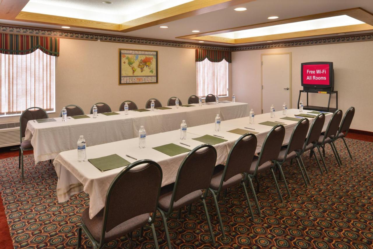 Red Roof Inn Clyde Екстериор снимка