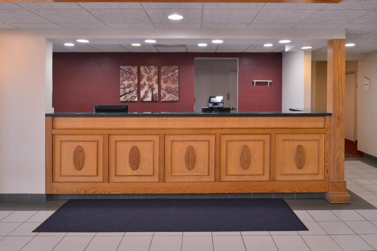 Red Roof Inn Clyde Екстериор снимка