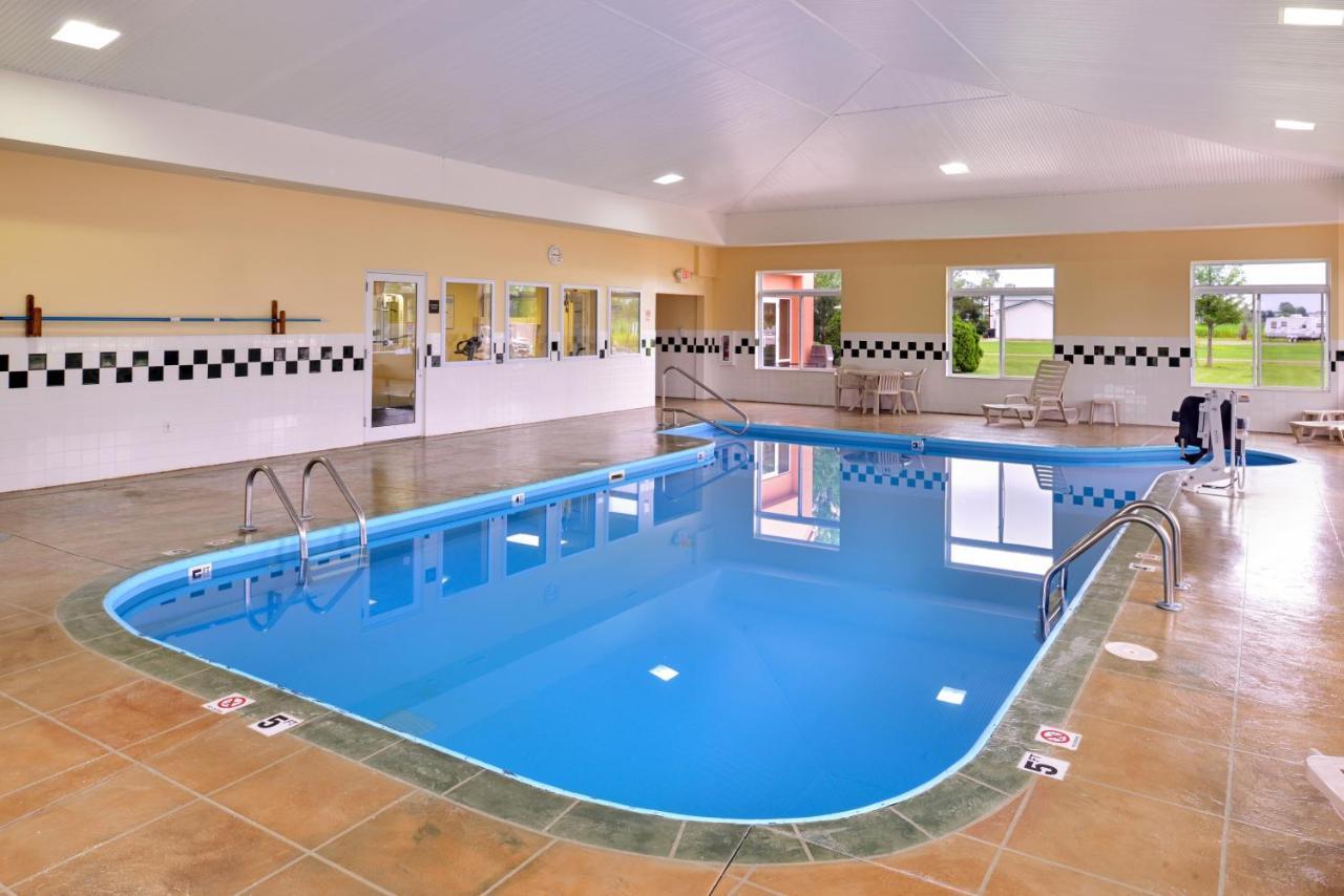 Red Roof Inn Clyde Екстериор снимка