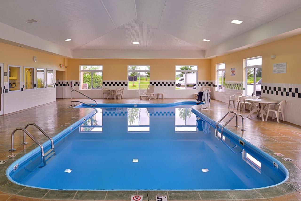 Red Roof Inn Clyde Екстериор снимка