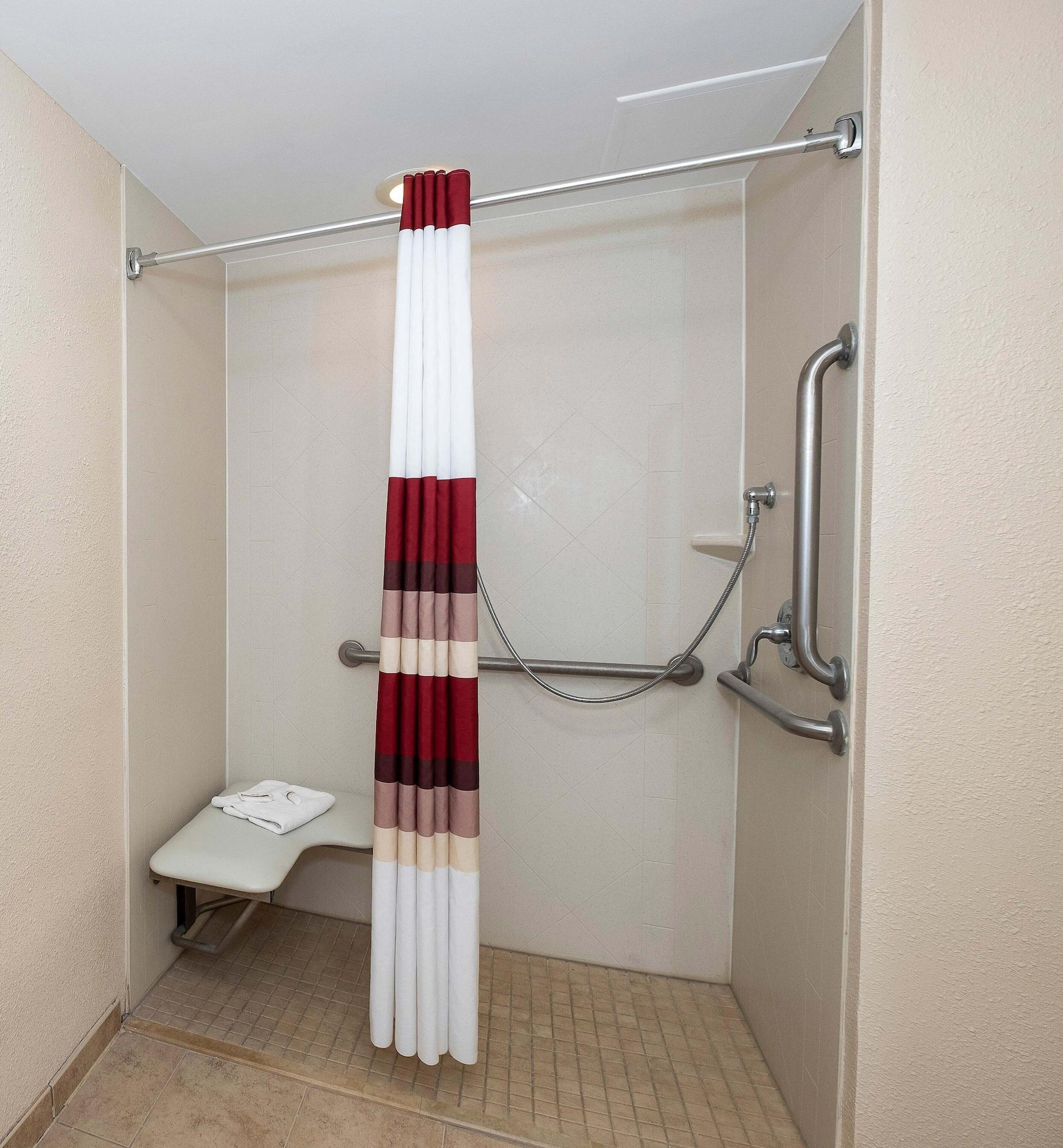 Red Roof Inn Clyde Екстериор снимка