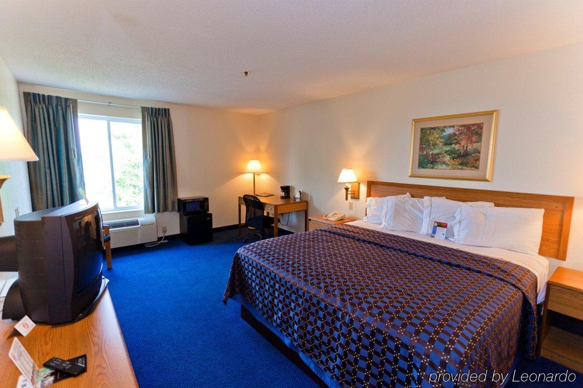 Red Roof Inn Clyde Екстериор снимка